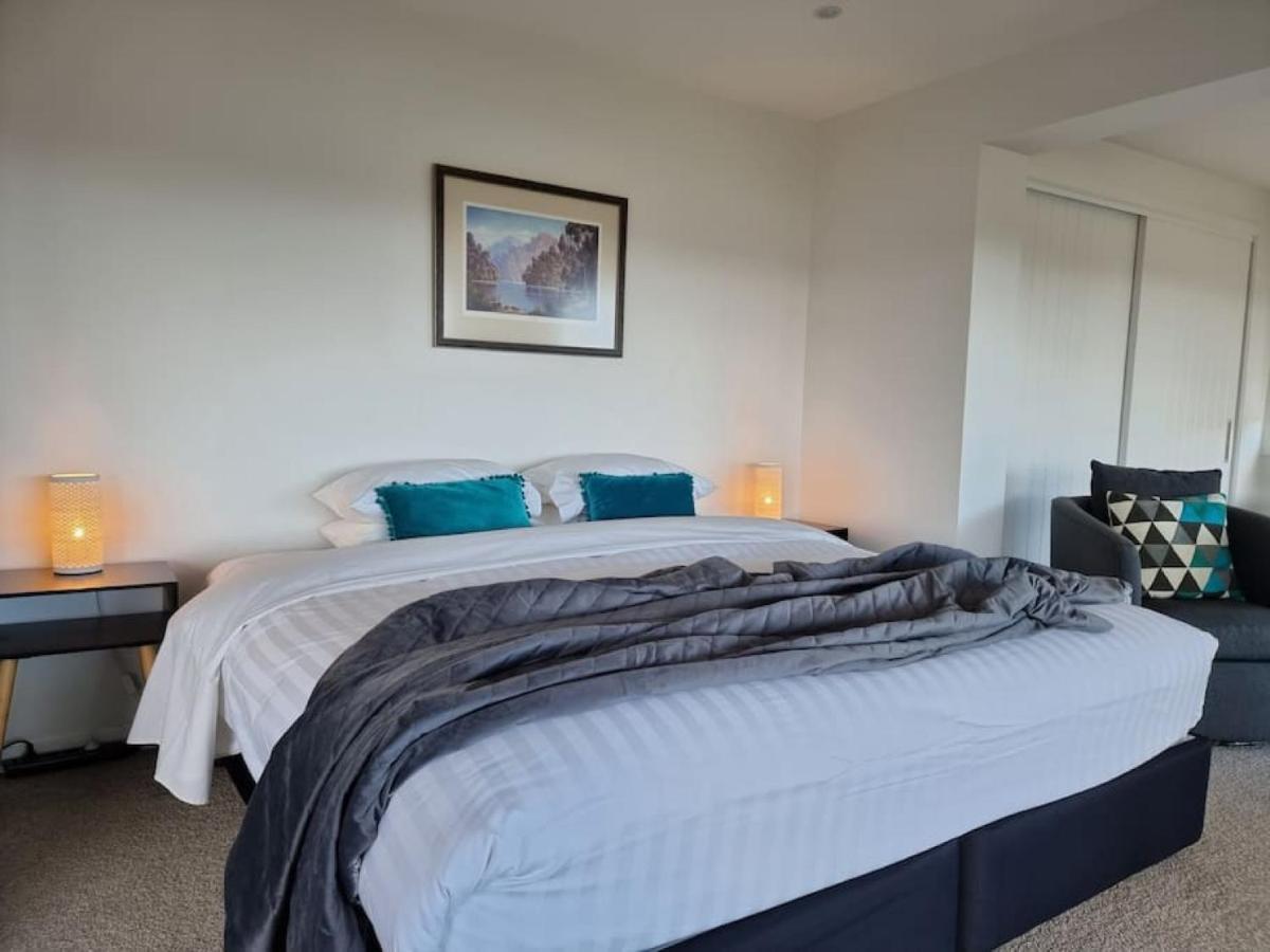 Fabulous Castor Bay 1 Bedroom With Views And Skytv Auckland Exterior photo